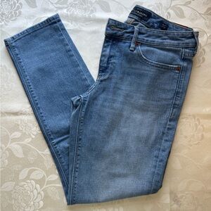 Lucky Brand Light Blue Denim Jeans - Size 4/27